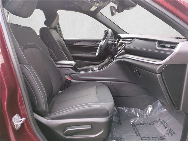 Used 2024 Jeep Grand Cherokee L Laredo image 23