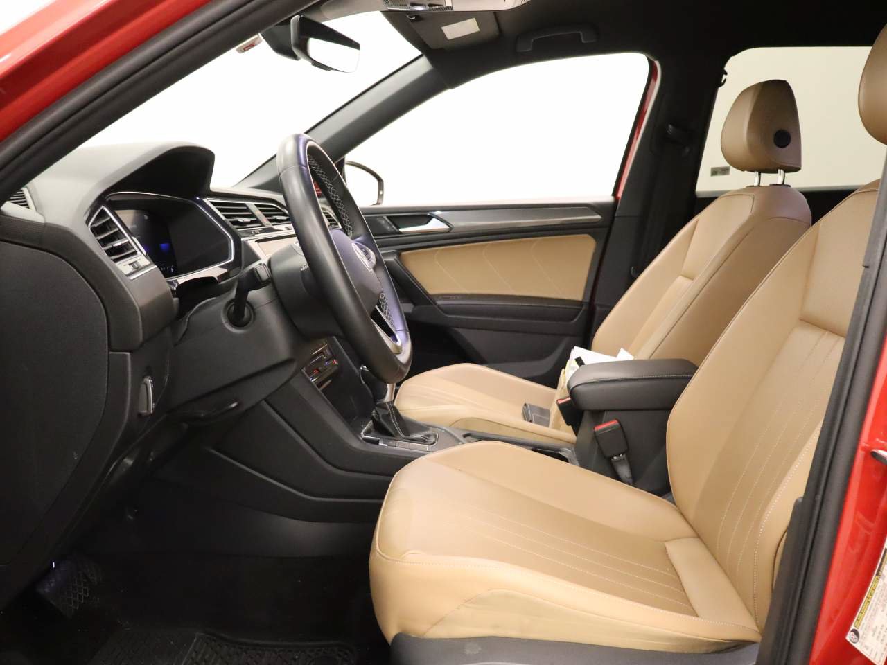 Used 2022 Volkswagen Tiguan SE FWD image 14