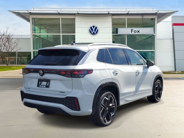 New 2026 Volkswagen Tiguan SEL R-Line AWD/4WD image 4