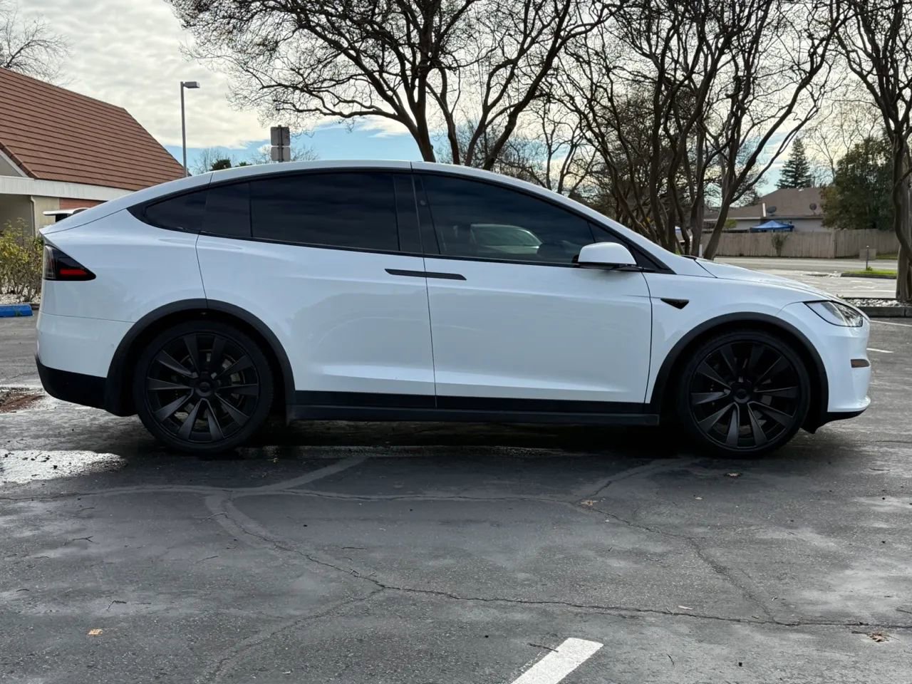 Used 2022 Tesla Model X Plaid image 5