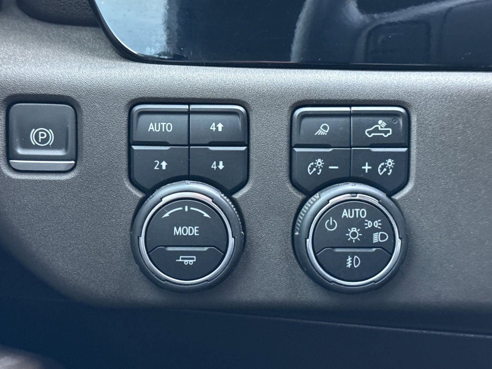 Used 2024 Chevrolet Silverado 3500 LTZ w/ LTZ Convenience Package image 32