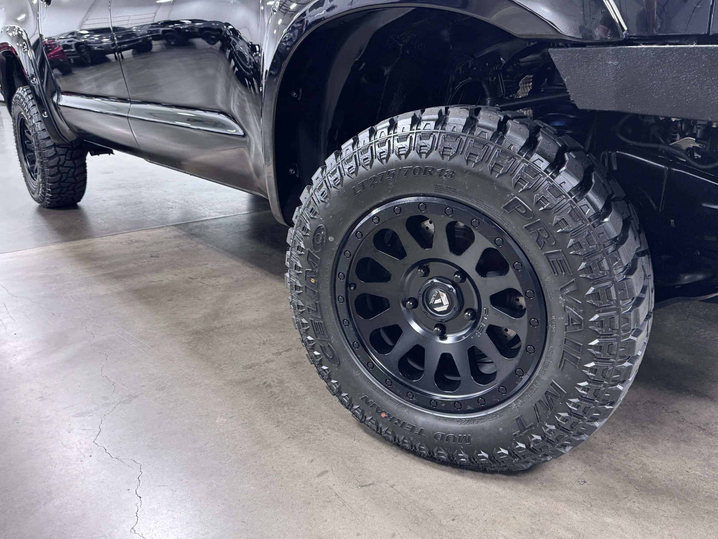 Used 2013 Toyota Tundra Limited w/ Memory Pkg AWD/4WD image 2