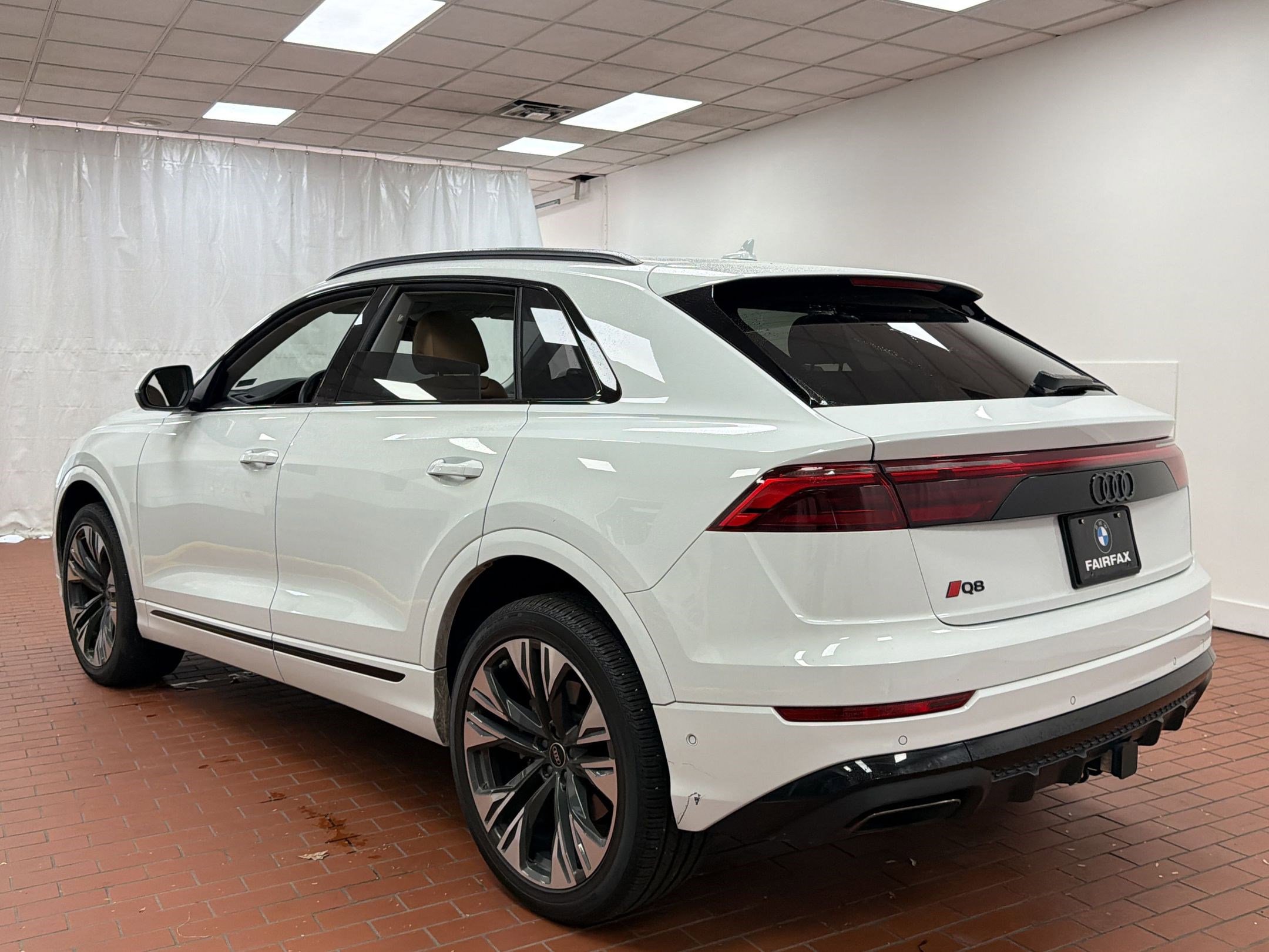 Used 2024 Audi Q8 Prestige image 3
