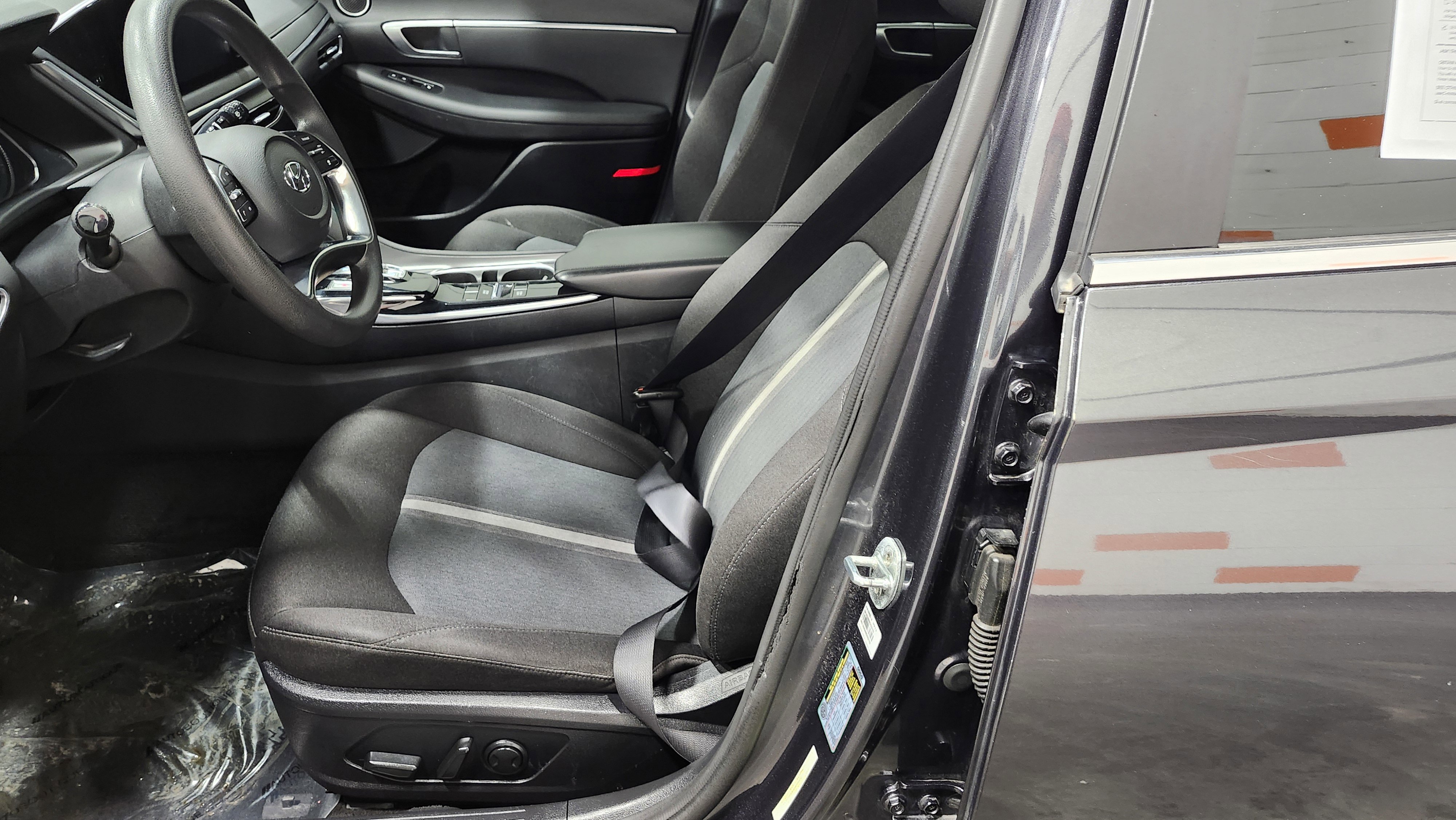 Used 2021 Hyundai Sonata SEL w/ Winter Weather Package image 22