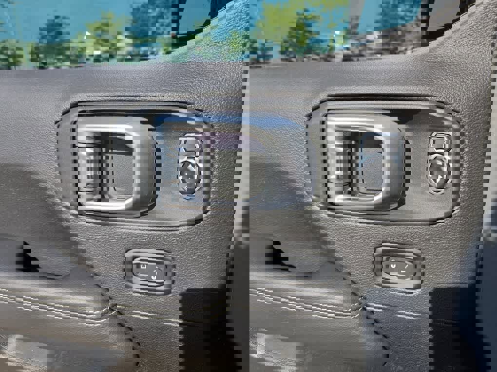 Used 2022 Jeep Wrangler Unlimited Sahara w/ Safety Group image 35