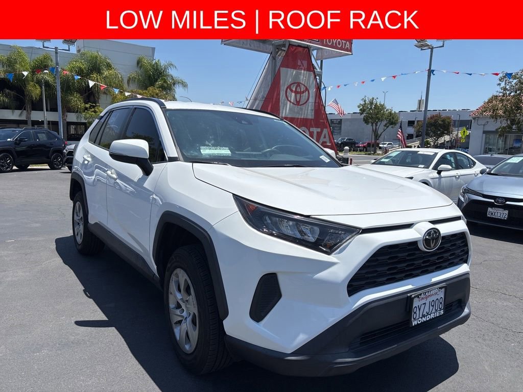 Used 2021 Toyota RAV4 LE FWD image 2