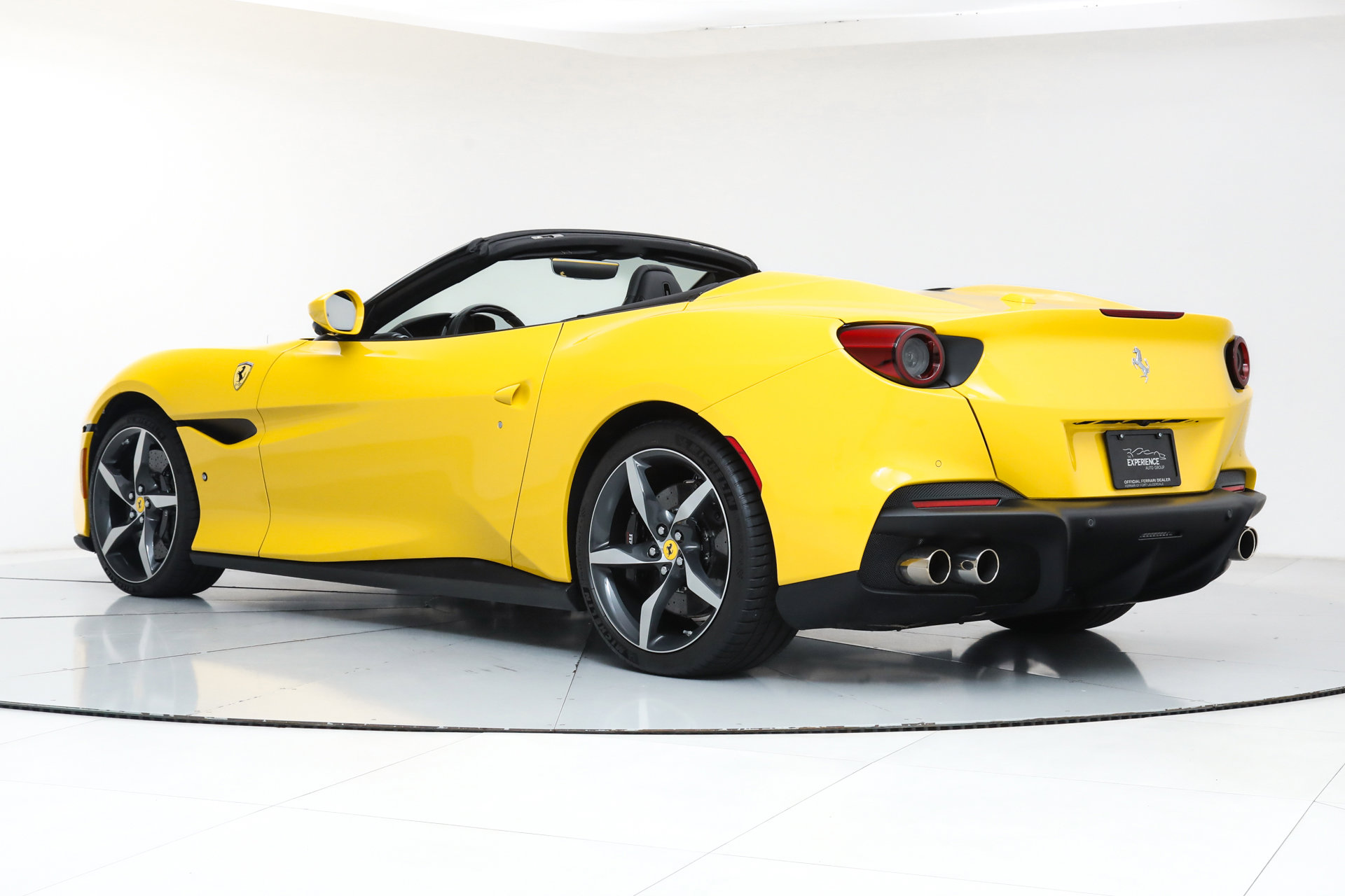 Certified 2023 Ferrari Portofino M image 8