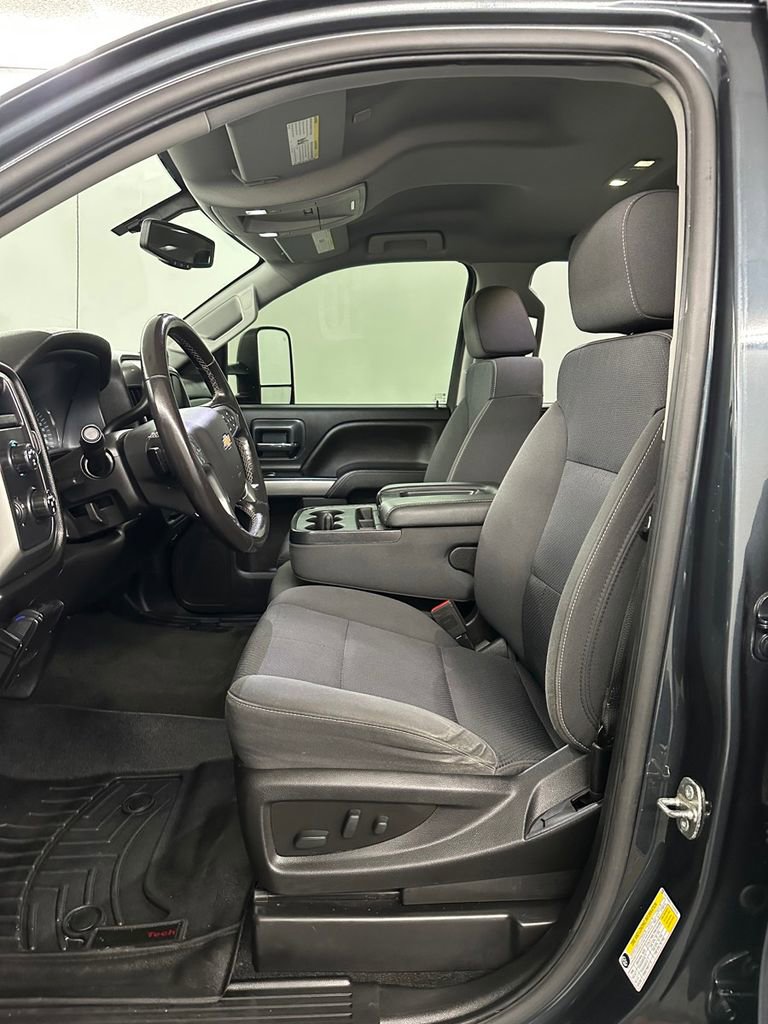 Used 2018 Chevrolet Silverado 1500 LT w/ All Star Edition image 11