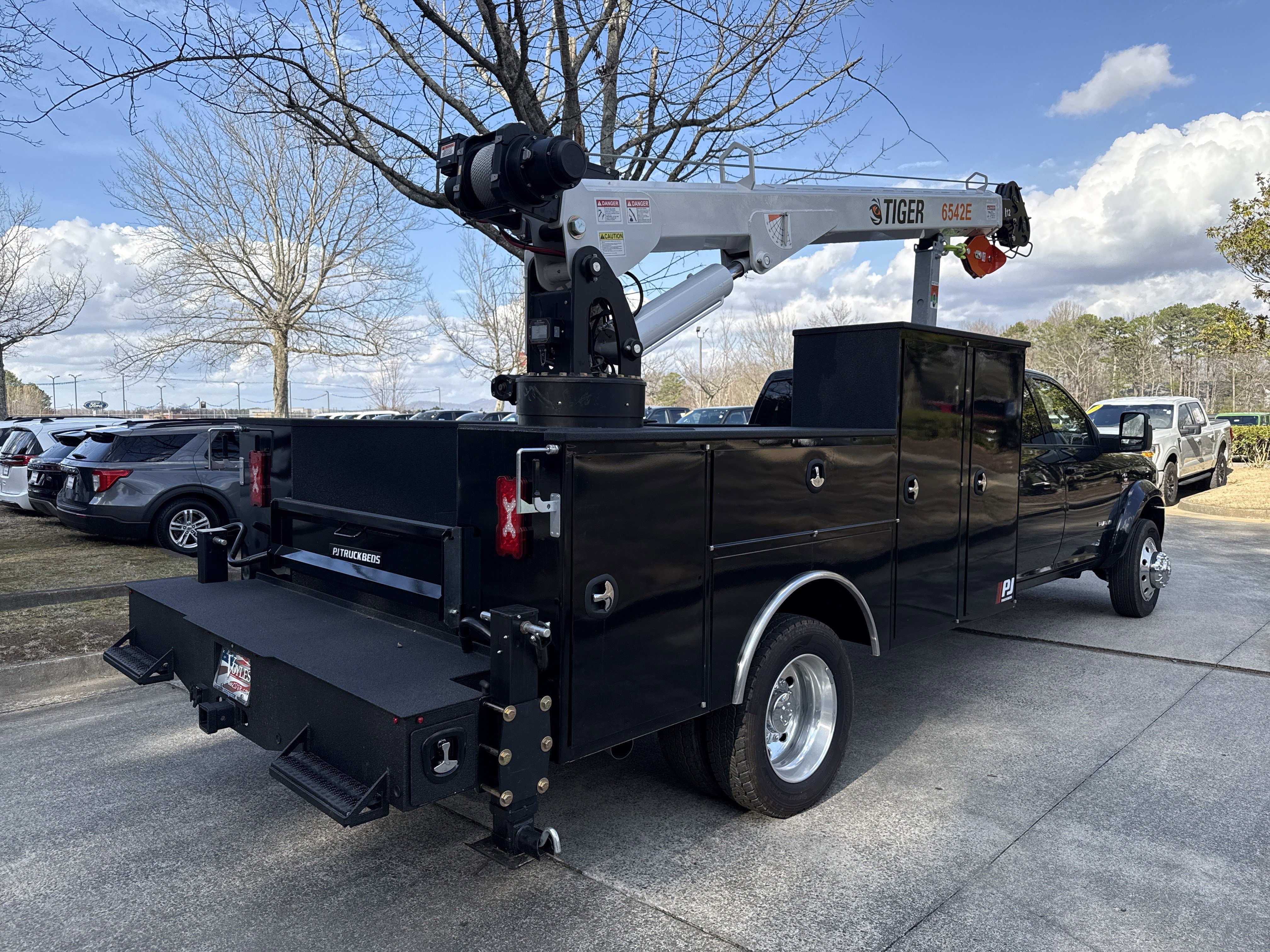 New 2024 RAM 5500 Laramie image 8