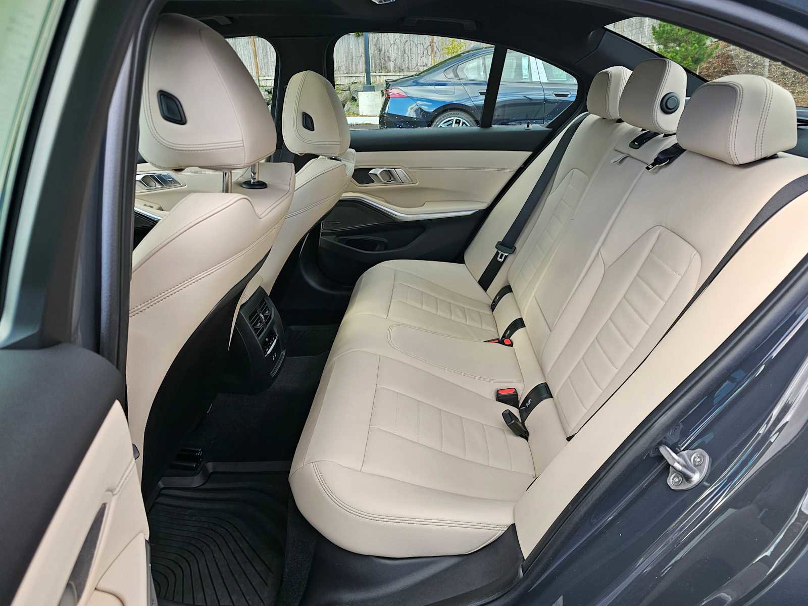 Used 2026 BMW 330i xDrive Sedan w/ M Sport Package image 16