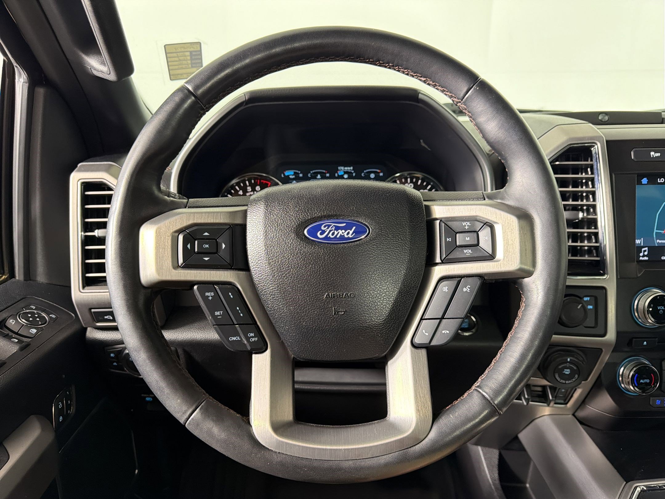 Used 2018 Ford F150 Platinum w/ Equipment Group 701A Luxury RWD image 15