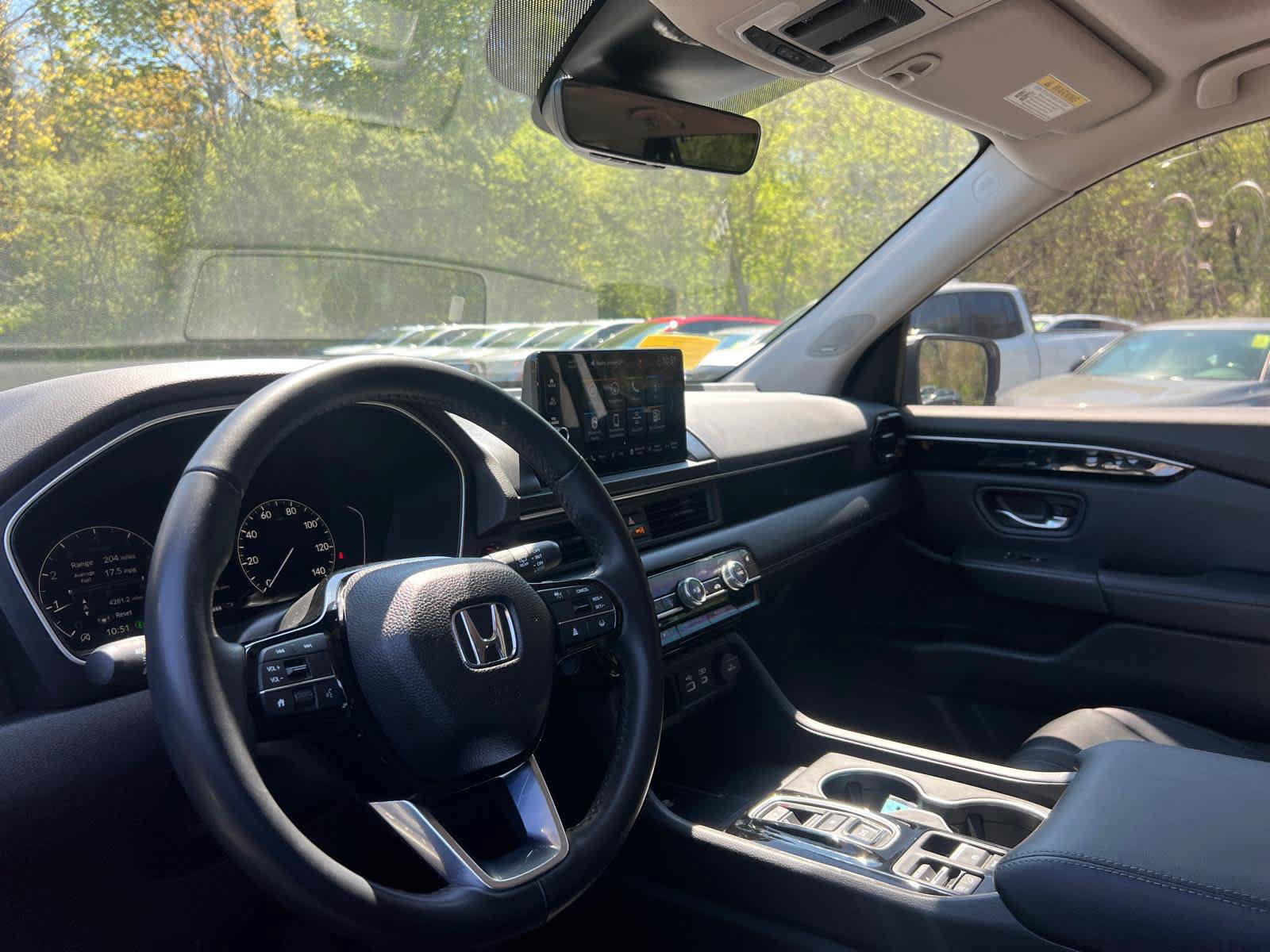 Used 2023 Honda Pilot Touring image 15