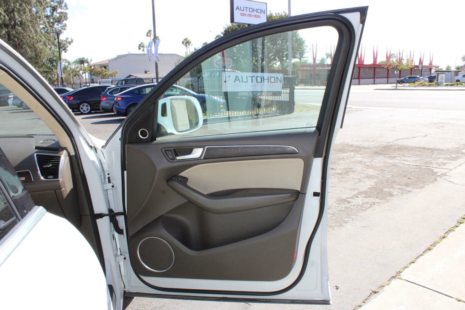 Used 2015 Audi Q5 2.0T Premium Plus w/ Technology Package AWD/4WD image 6