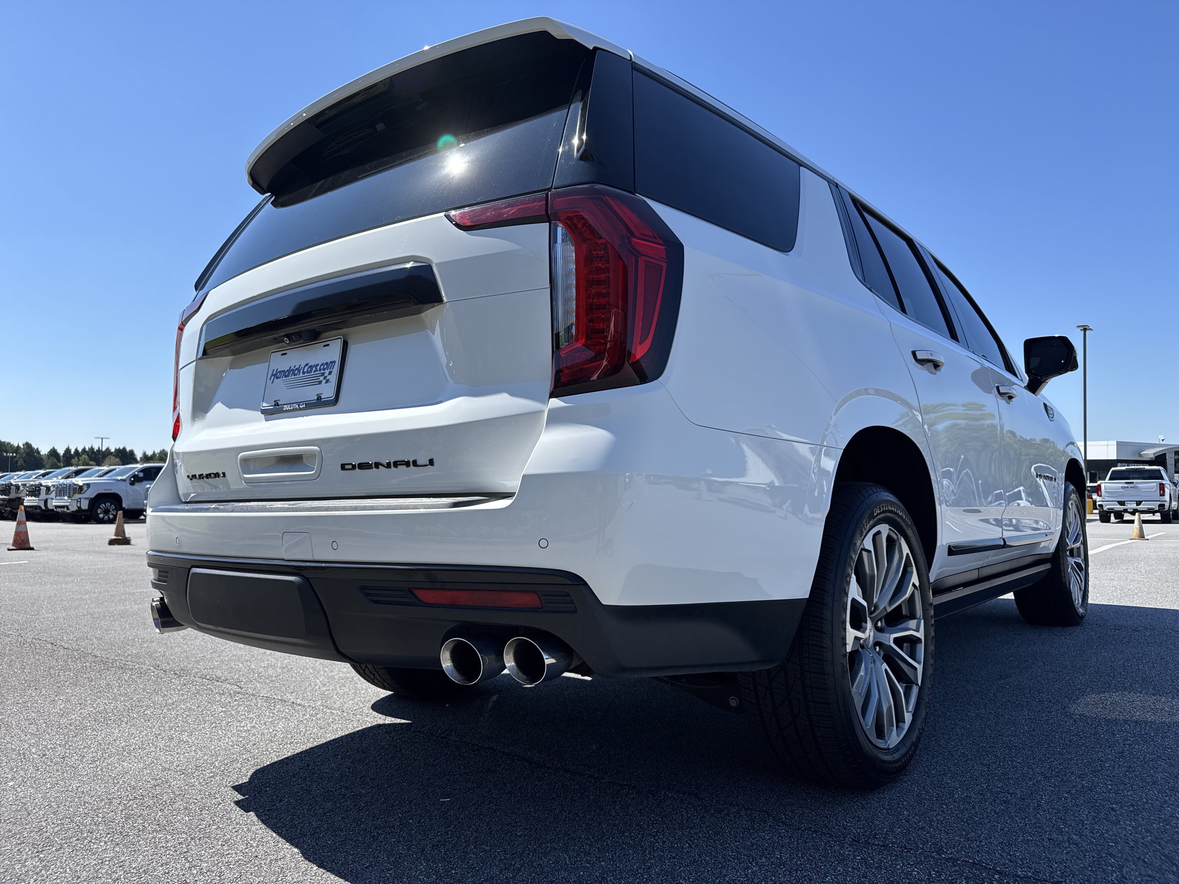 Used 2021 GMC Yukon Denali w/ Denali Premium Package AWD/4WD image 10