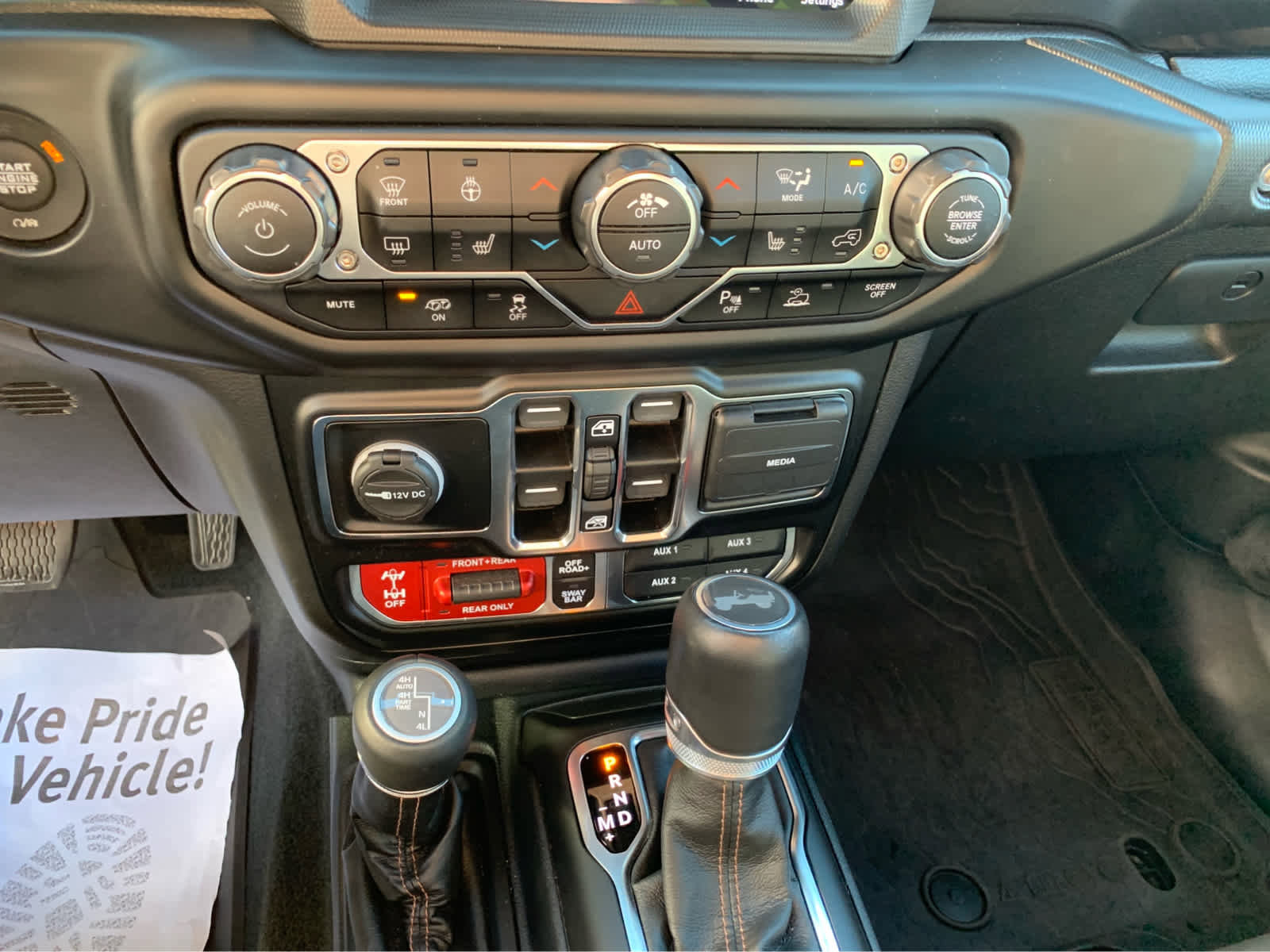 Used 2022 Jeep Wrangler Unlimited Rubicon w/ Trailer Tow Package image 19