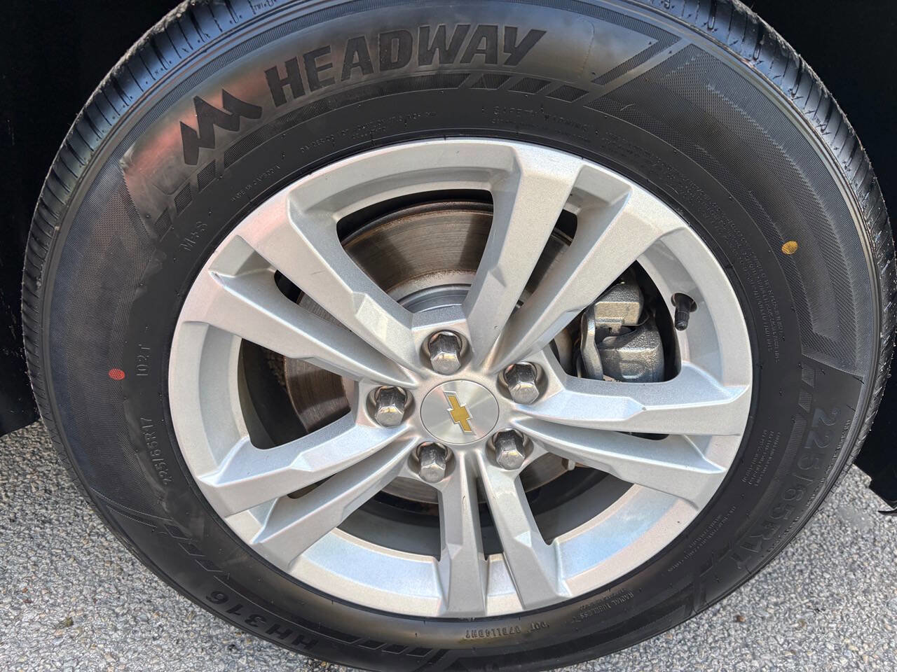 Used 2017 Chevrolet Equinox LS image 19