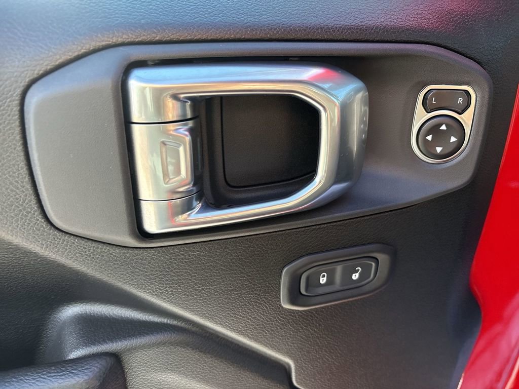 Used 2024 Jeep Wrangler Willys image 25