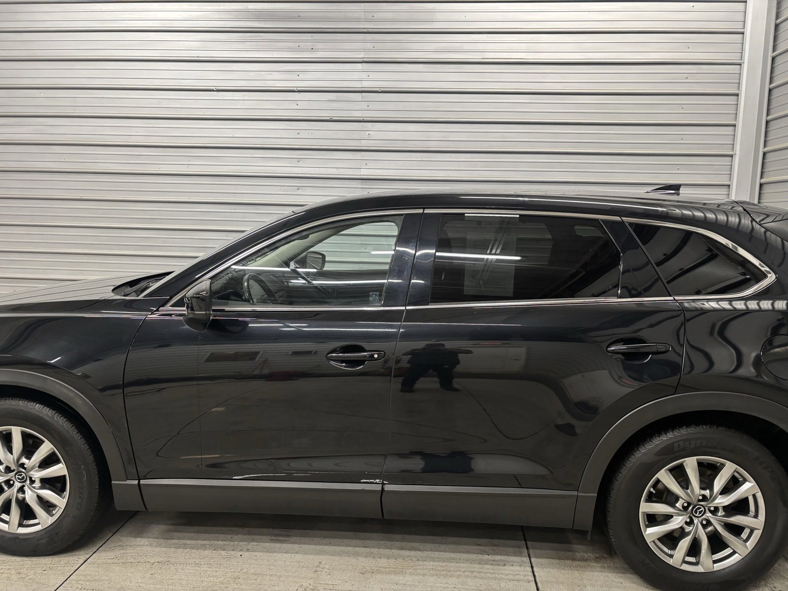 Used 2018 MAZDA CX-9 Touring w/ Touring Premium Package image 7