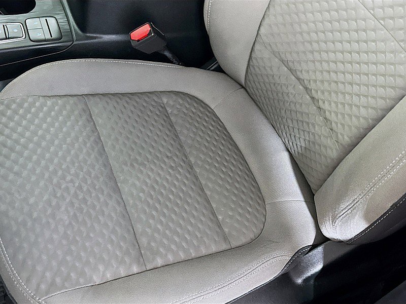 Used 2020 Ford Escape SE image 20