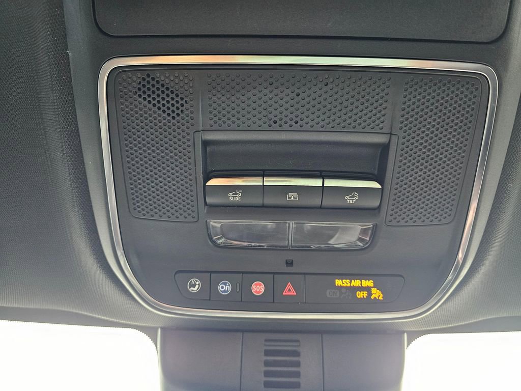 Used 2024 Chevrolet Traverse RS AWD/4WD image 37
