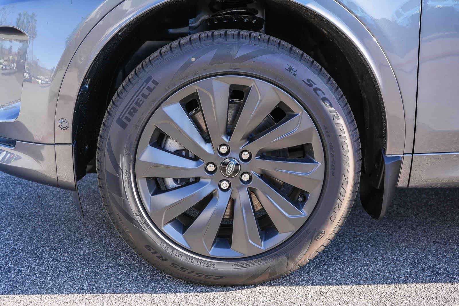 New 2025 Land Rover Discovery Sport S AWD/4WD image 9