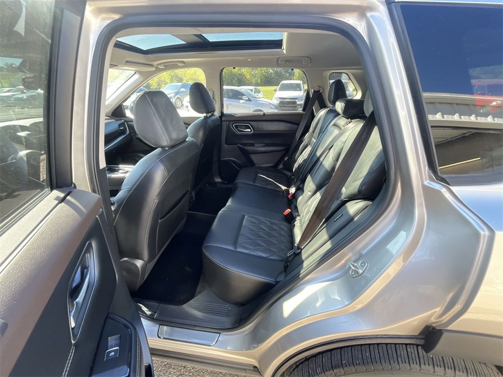 Used 2021 Nissan Rogue Platinum image 23