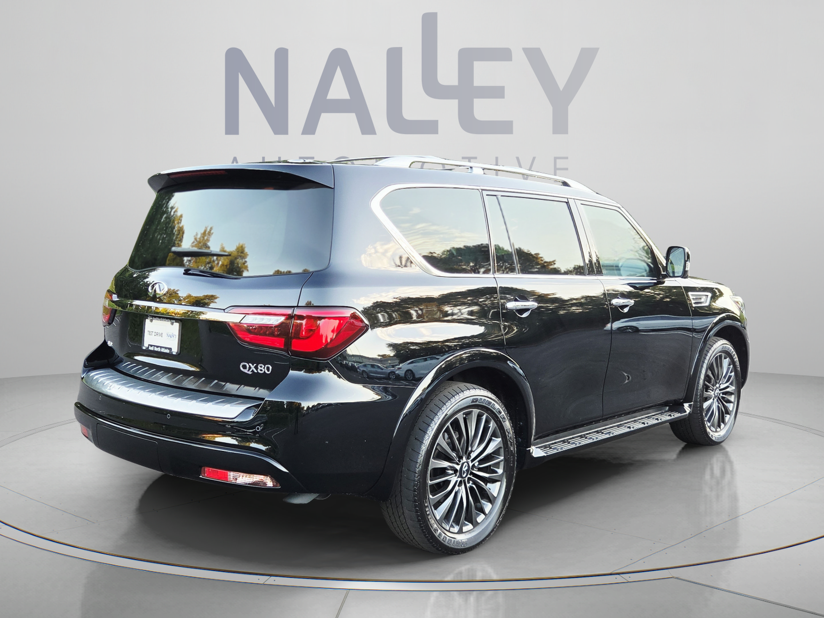 Used 2023 INFINITI QX80 4WD image 5