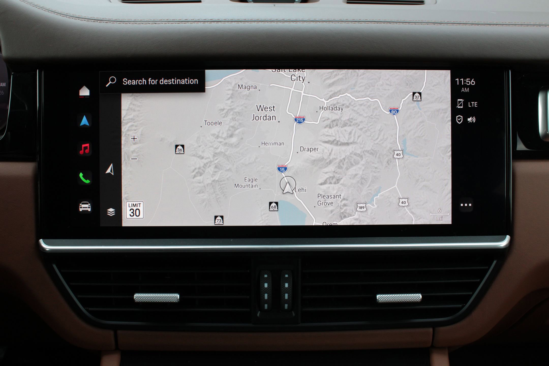 Certified 2023 Porsche Cayenne Platinum Edition image 20