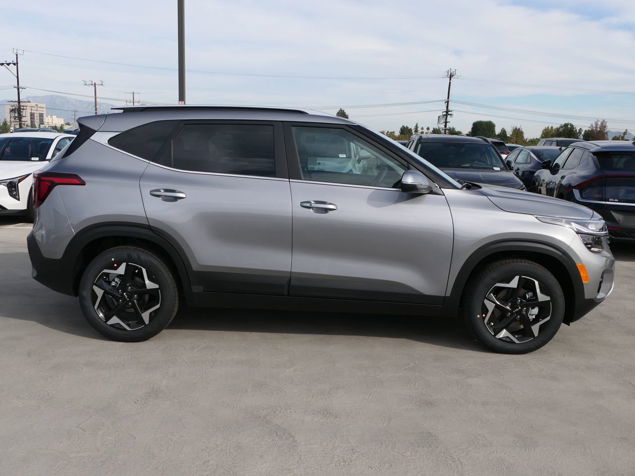 New 2026 Kia Seltos EX image 2