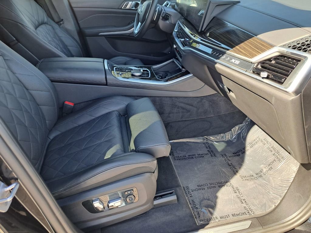 Used 2024 BMW X5 xDrive50e image 11