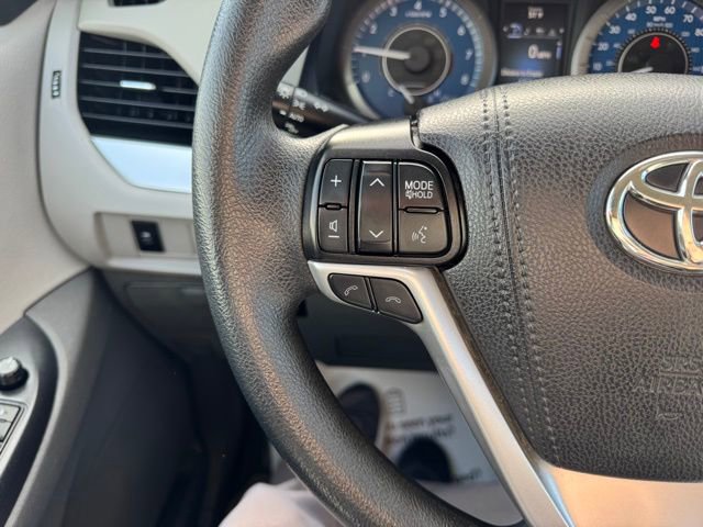 Used 2020 Toyota Sienna LE FWD image 23