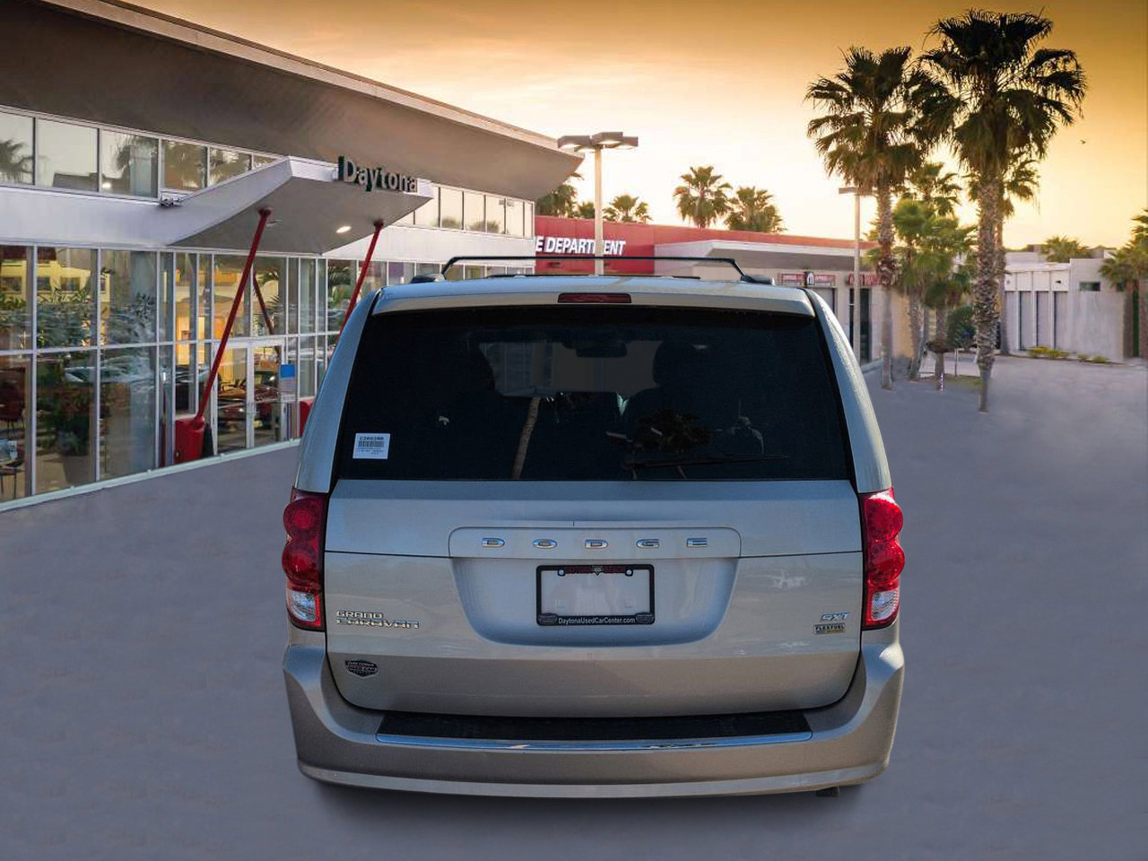 Used 2014 Dodge Grand Caravan SXT FWD image 4