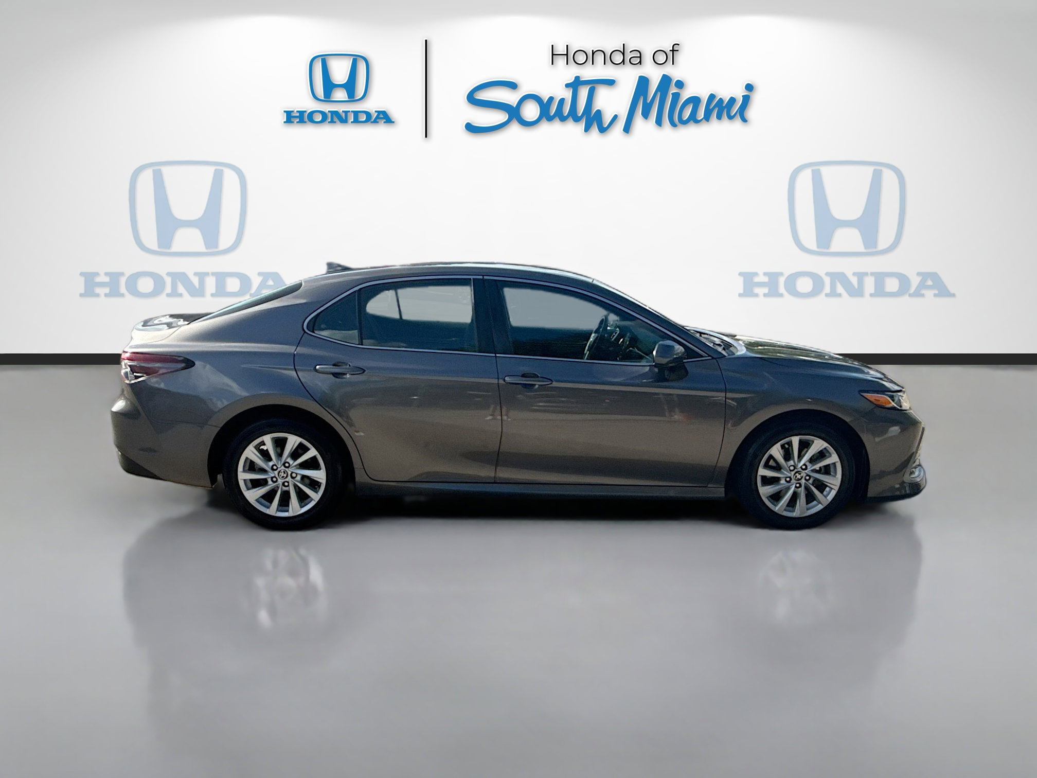 Used 2021 Toyota Camry LE FWD image 8