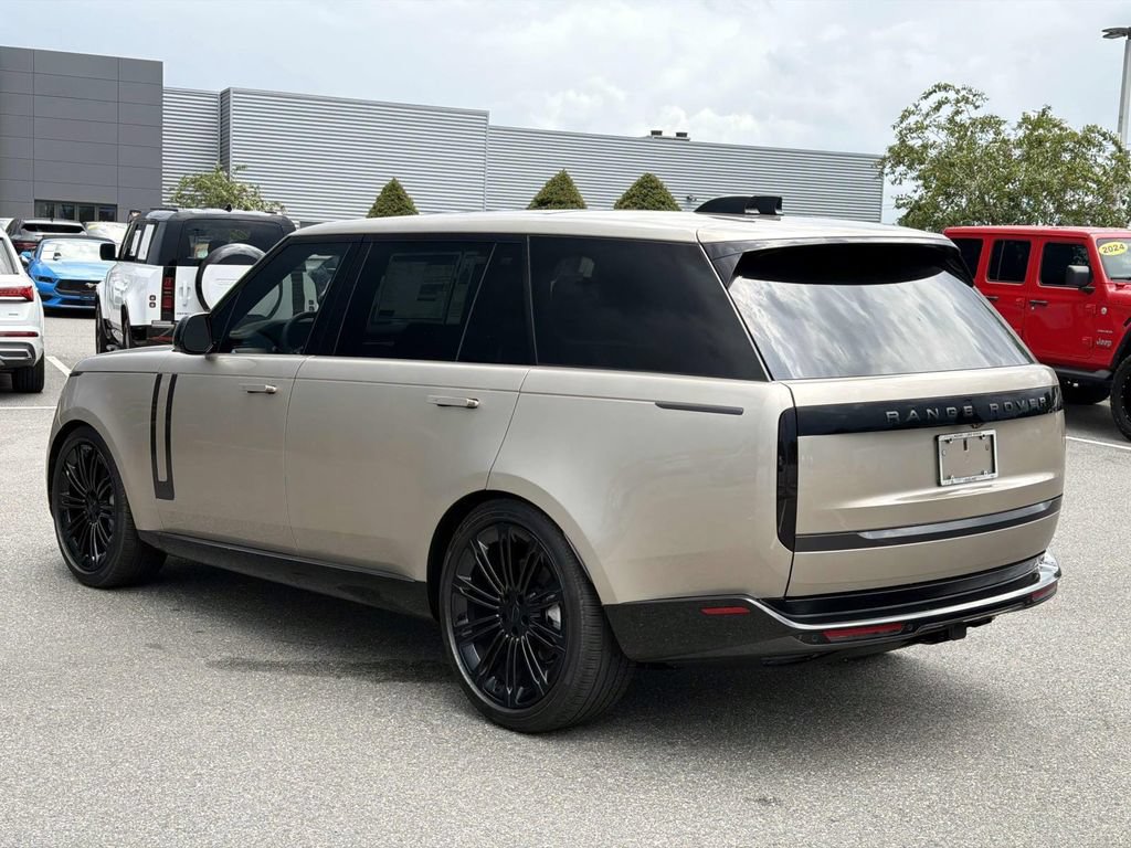 New 2026 Land Rover Range Rover Long Wheelbase SE AWD/4WD image 3