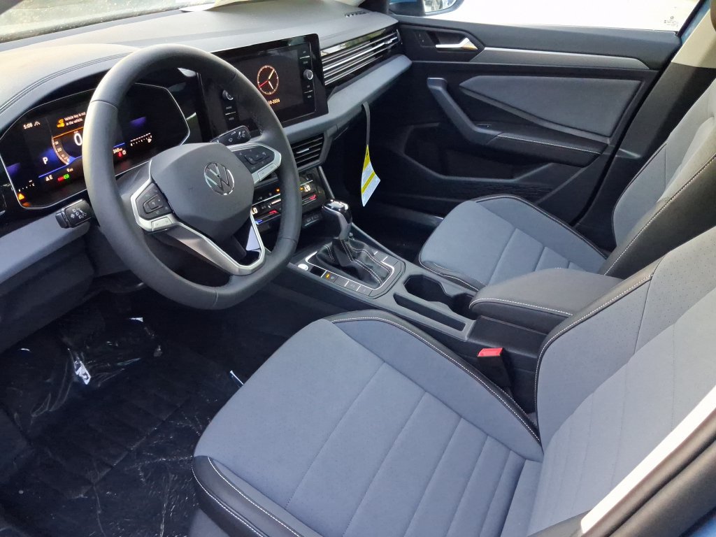 New 2026 Volkswagen Jetta SE FWD image 7