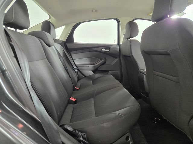 Used 2018 Ford Focus SE FWD image 16