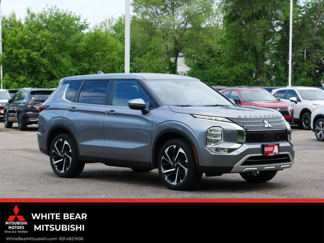 Used 2024 Mitsubishi Outlander SE AWD/4WD image 1