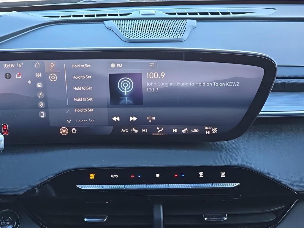 Used 2025 Buick Enclave Preferred image 23