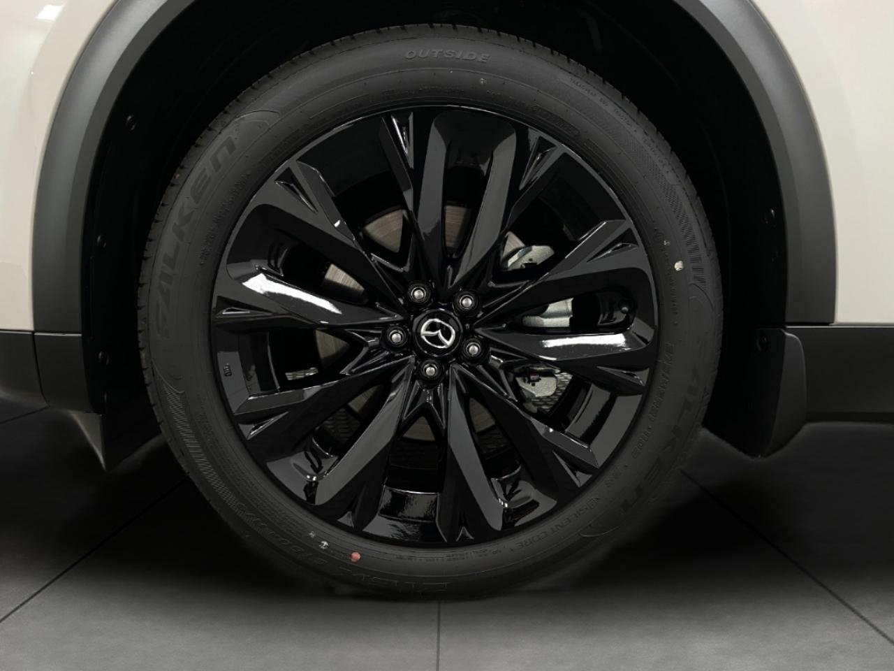 New 2025 MAZDA CX-90 Plug-In Hybrid w/Premium Sport AWD/4WD image 12