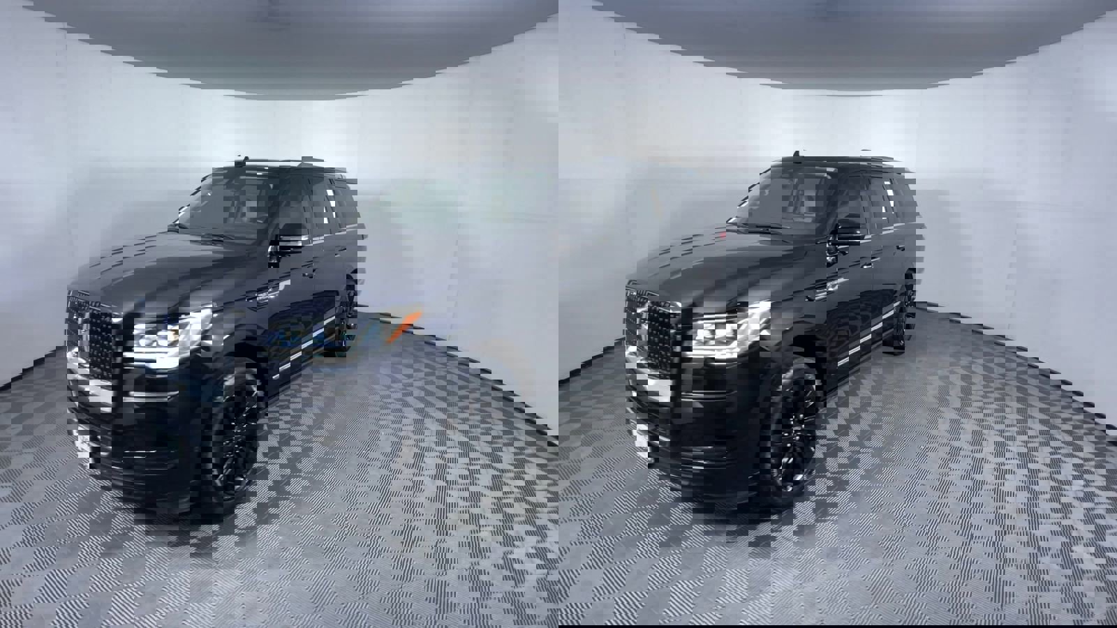 Used 2024 Lincoln Navigator L Reserve image 3