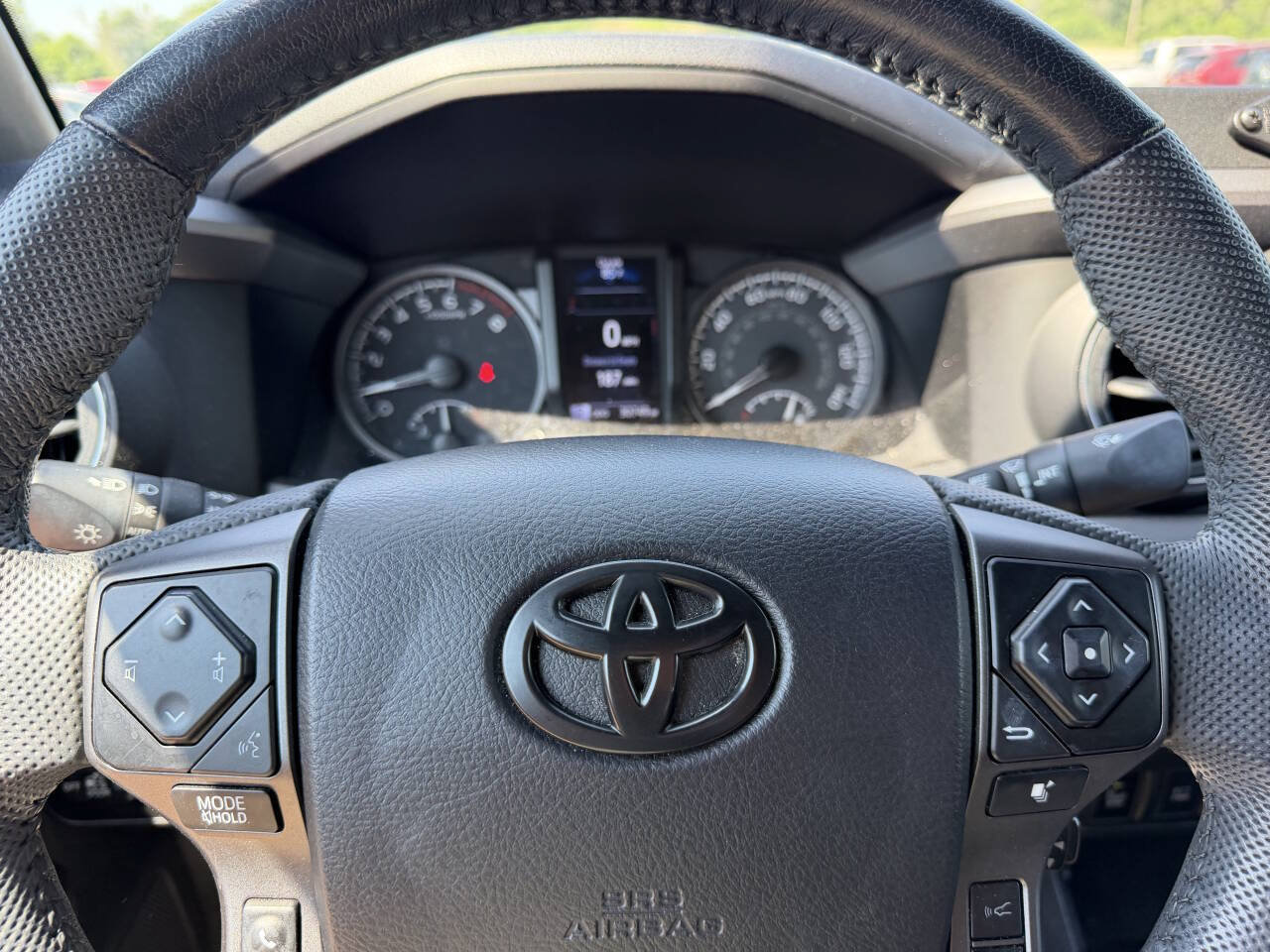 Used 2022 Toyota Tacoma TRD Off-Road w/ TRD Premium Off Road Package AWD/4WD image 22