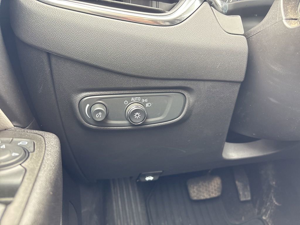 Used 2024 Chevrolet Equinox LS w/ LS Convenience Package image 43