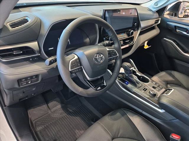 New 2026 Toyota Highlander Limited AWD/4WD image 3