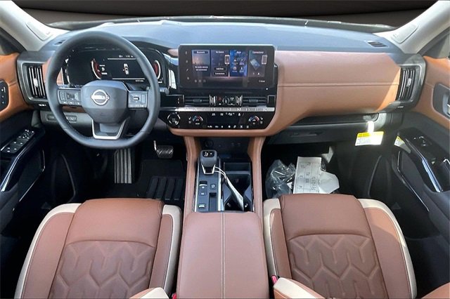 New 2026 Nissan Pathfinder Platinum image 5