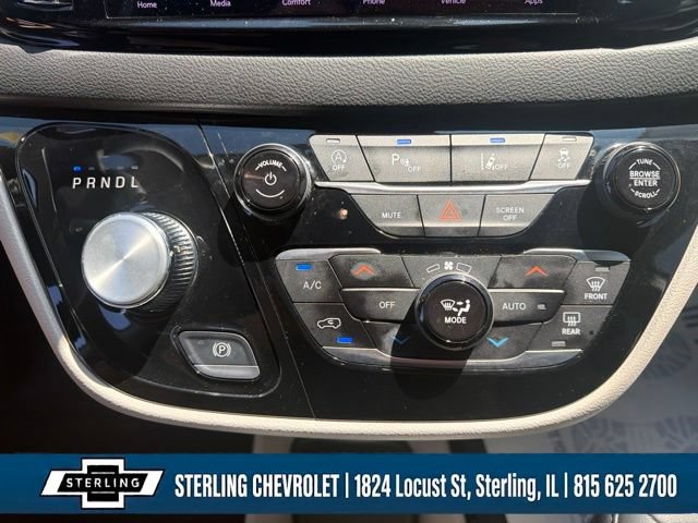 Used 2024 Chrysler Pacifica Touring-L FWD image 20