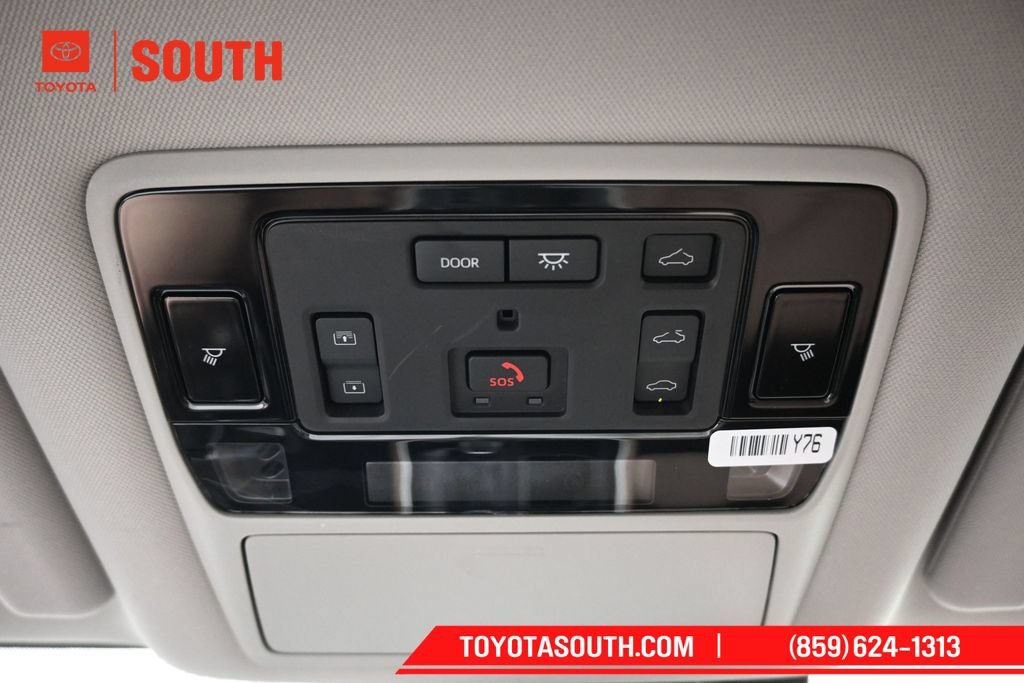 Certified 2025 Toyota Grand Highlander AWD image 21