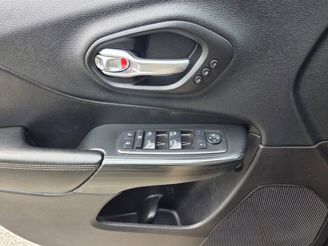 Used 2016 Jeep Cherokee Limited w/ Luxury Group image 24