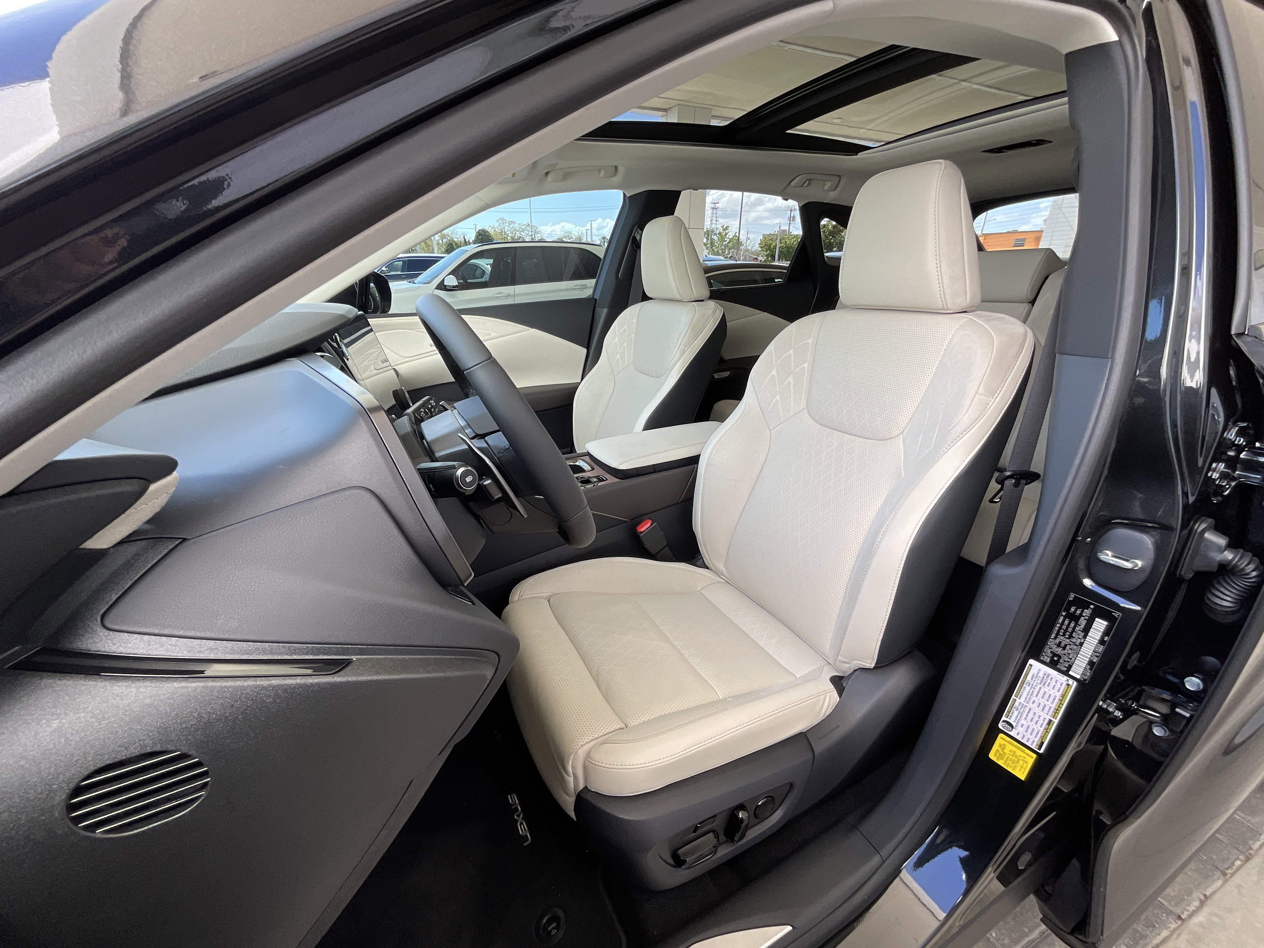 Used 2026 Lexus RX 350 w/ Convenience Package image 11