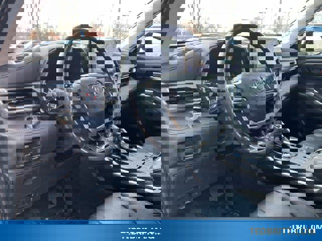 Used 2024 Toyota Highlander XLE image 24