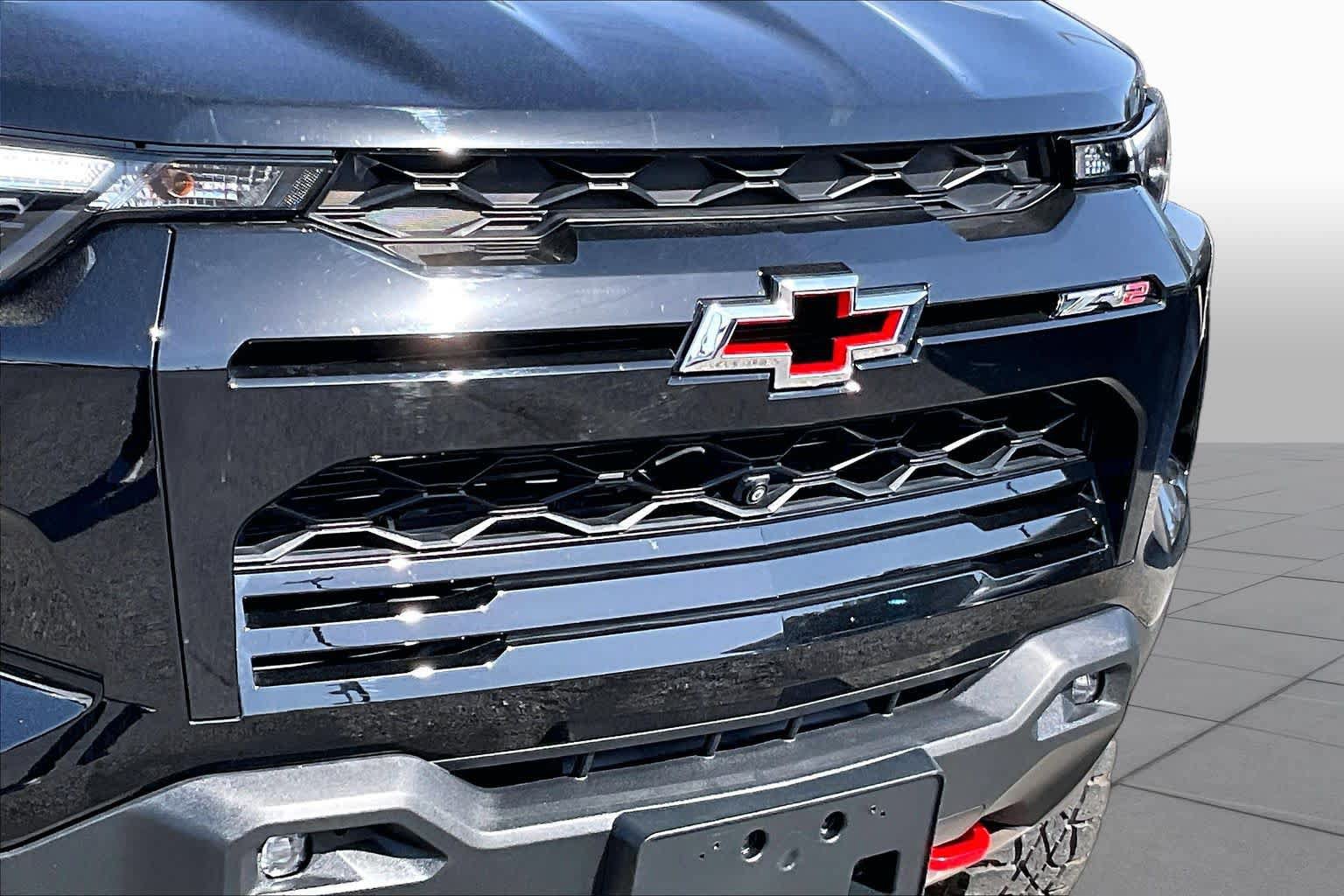 Used 2024 Chevrolet Colorado ZR2 w/ Technology Package AWD/4WD image 27